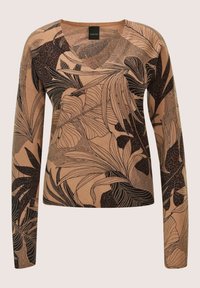 Lange mouw bruin sweater met zwarte tropische bladeren en luipaardprintpatronen en een V-hals.