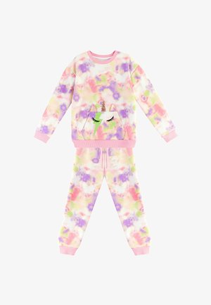 Vaatekokoelma on vaaleanpunainen ja pastellinvärinen, ja se sisältää t-paitamaisen hupparin, jossa on yksisarvinen-kuvio ja etutasku, sekä yhteensopivat naruhousut.