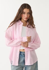 Stradivarius RUSTIKALES HEMD DAILY  02027022 - Button-down blouse - light pink