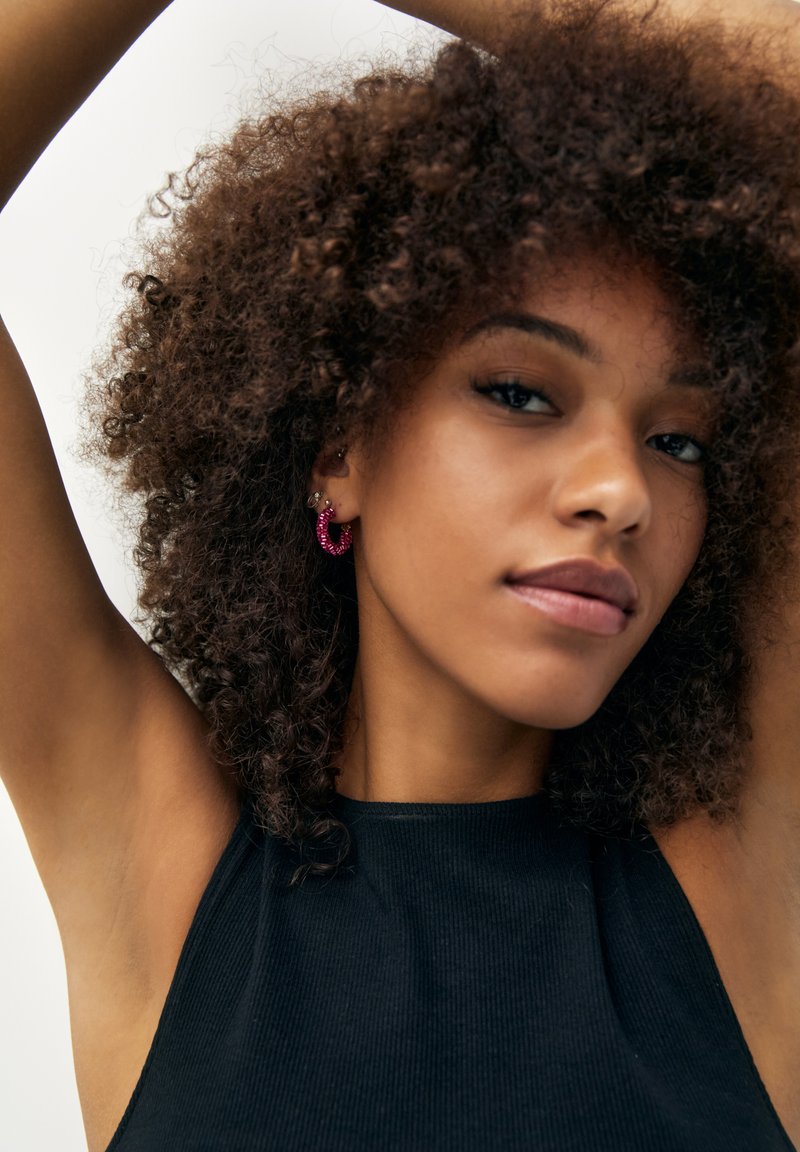 PULL&BEAR PACK OF 3 PAIRS OF HOOP Ohrringe lilac/flieder Zalando.de