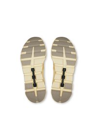 Shoe soles feature a tread pattern with a light beige base and dark gray accents. Includes "CloudTec" and "Speedboard" labels, textured surfaces.