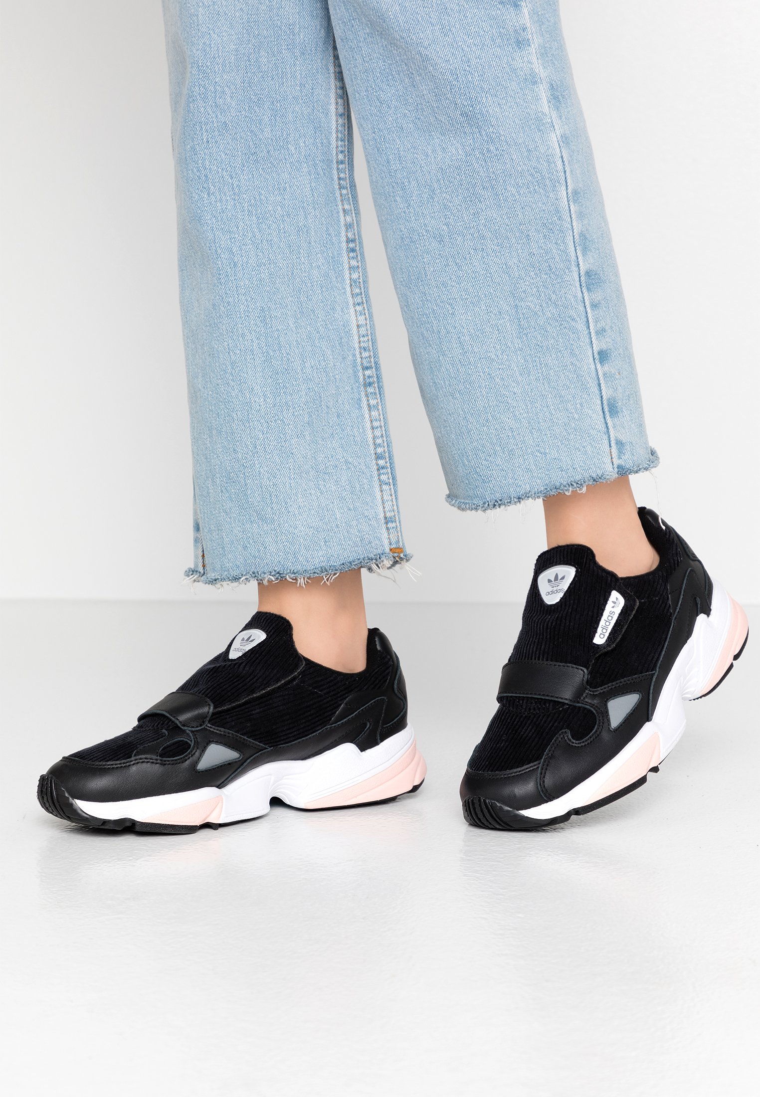adidas originals falcon