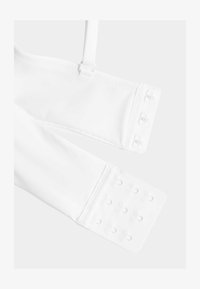 Unselected, white