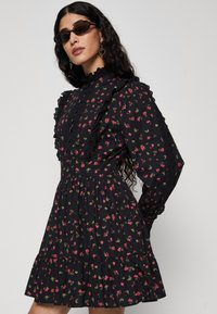 YAS Petite YASSIV DRESS  - Abito a camicia - black/pink