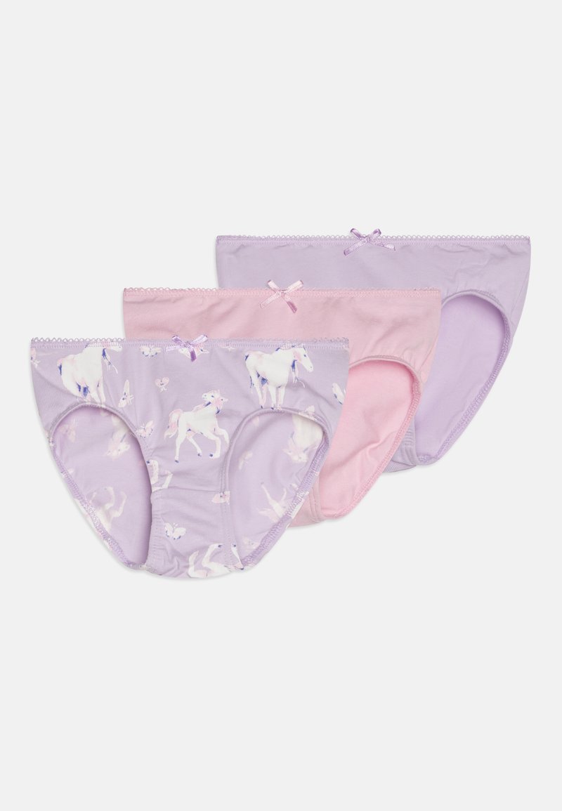 Três pares de cuecas de rapariga em tons de roxo e rosa, com um padrão de unicórnio em uma delas, apresentando acabamento em renda e laços nas bainhas.