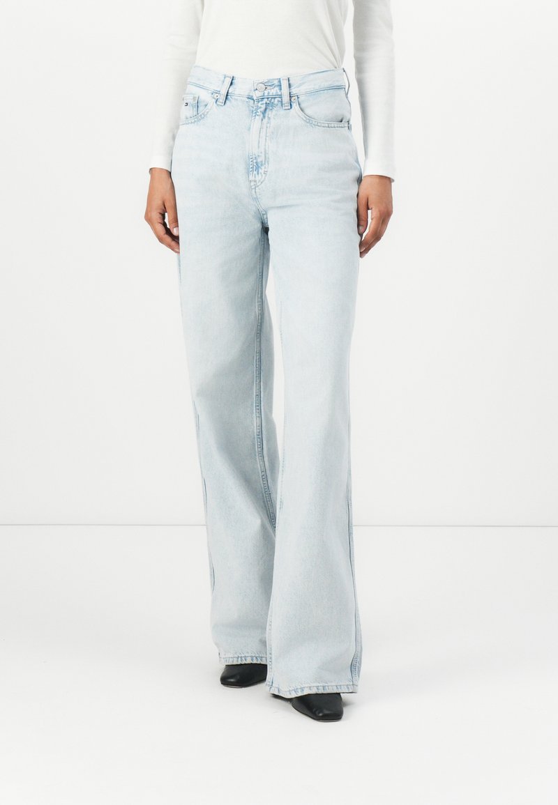 Tommy Jeans CLAIRE  - Jeans Relaxed Fit - denim ultra light