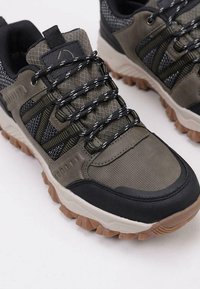 LIMMA SELENQUES - Zapatillas - green