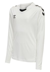 Weißes Sporthemd mit langen Ärmeln aus leichtem Stoff. Besitzt einen schwarzen Kragen und schwarze Chevron-Akzente auf den Schultern.