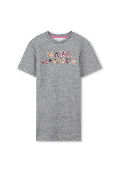 Tricou din bumbac gri cu mâneci scurte, având logo-ul "MARC JACOBS" imprimat în culori florale pe piept. Design cu gât rotund.