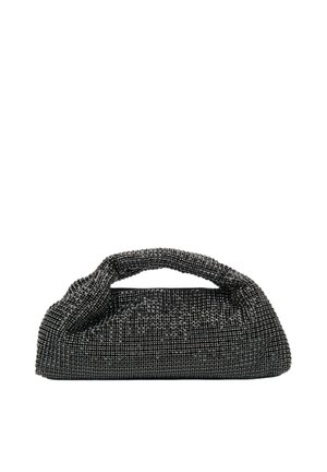 Czarna torebka z koralików o strukturalnym, kanciastym kształcie oraz zaokrąglonym uchwycie, charakteryzująca się teksturowaną powierzchnią z metalicznymi akcentami.