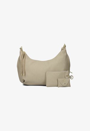 Borsa hobo in pelle beige con due scomparti con zip, accessoriatori in oro e dettagli con pon pon. Include un portafoglio coordinato e un sacchetto per le chiavi.
