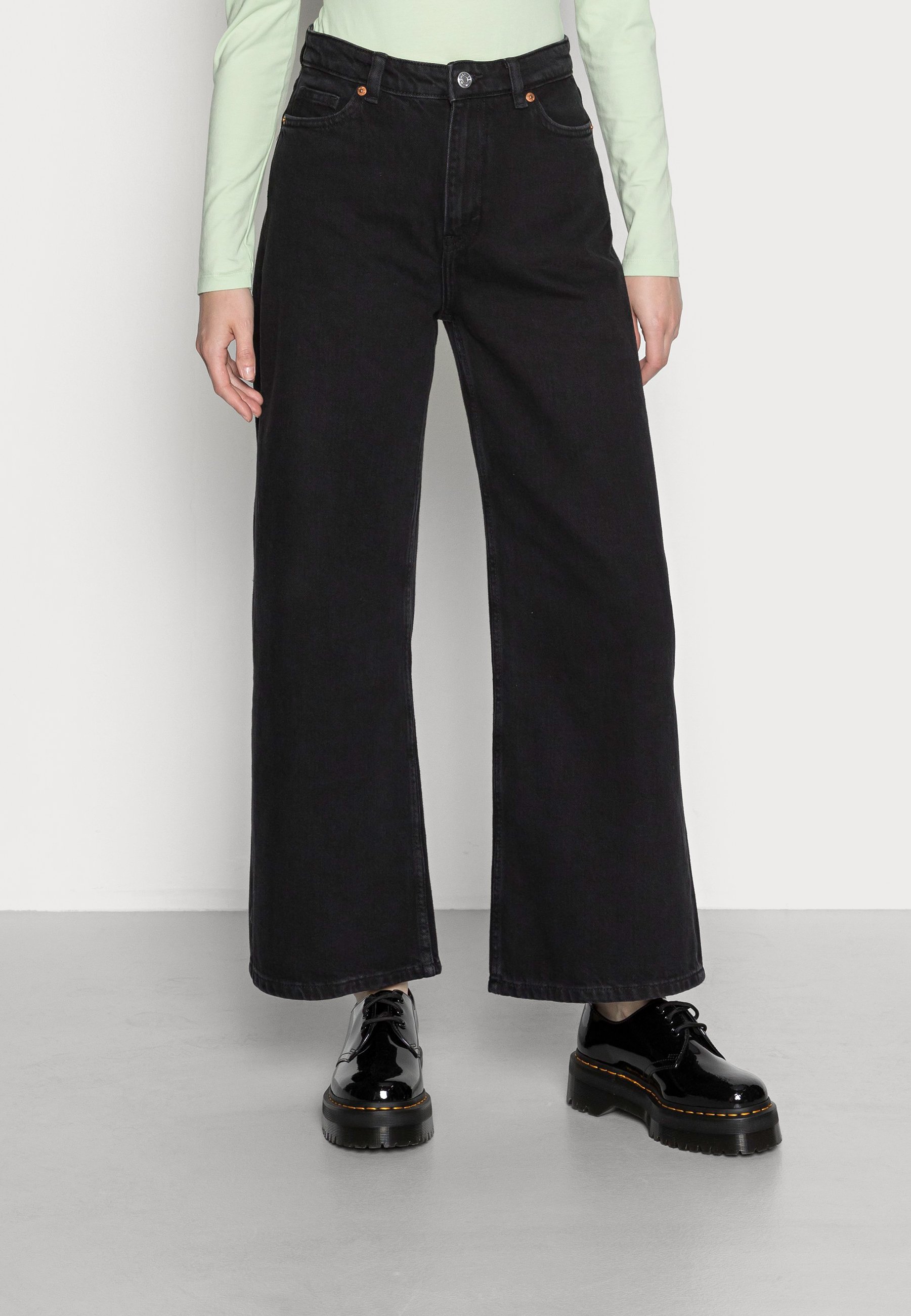 Monki MICKI - Relaxed fit jeans - black/black denim - Zalando.ie