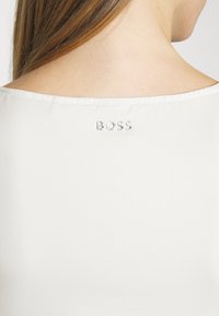 BOSS Triko s potiskem - white