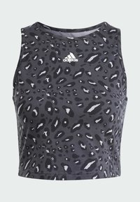 Μαύρο κοντό tank top με λεοπάρ μοτίβο σε γκρι και λευκό. Μαλακό ύφασμα με στρογγυλή λαιμόκοψη και λευκό λογότυπο Adidas.