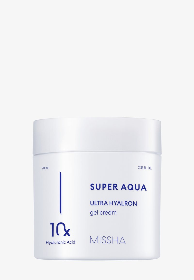 Hvid krukke med Missha Super Aqua Ultra Hyalron gelcreme, 70 ml, med blå tekst på etiketten, der fremhæver 10x hyaluronsyre.
