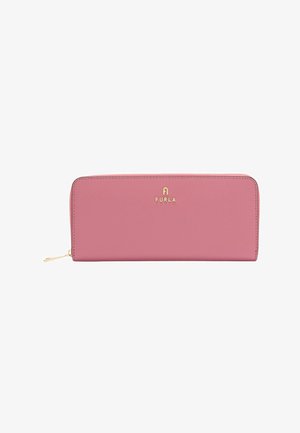 Roze leren ritsportemonnee met gouden Furla-logo en rits, gladde textuur, rechthoekige vorm, weergegeven tegen een witte achtergrond.