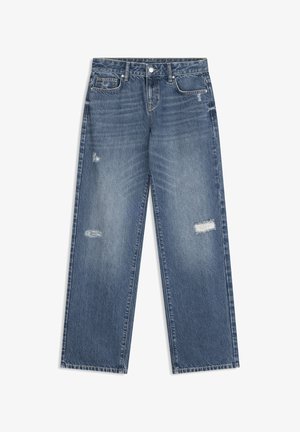Niebieskie jeansy z denimu o luźnym kroju, z wyblakłymi partiami i trzema przetartymi łatami na przednich nogawkach.