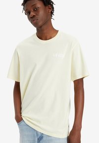 Levi's® RELAXED FIT GRAPHIC TEE - Camiseta básica - ssnl headline pear sorbet
