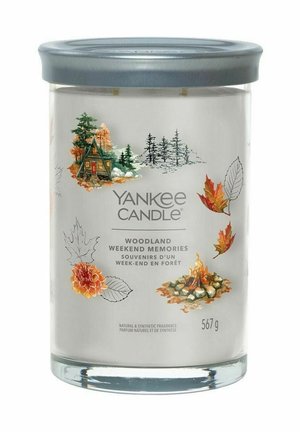 YANKEE CANDLE SIGNATURE LARGE TUMBLER WOODLAND WEEKEND MEMORIES 567G - Doftljus - grey