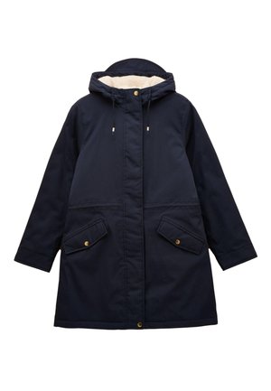 Parka bleu marine avec capuche, doublure en fausse fourrure, détail cordon, boutons-pression à l'avant et deux poches à rabat inclinées avec pressions dorées.