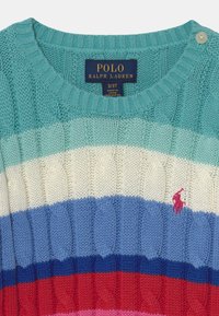 Maglione lavorato a maglia con righe orizzontali in turchese, bianco, blu, rosso e rosa. Collo rotondo con un piccolo bottone e logo ricamato.