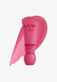 Baume à lèvres mat Nyx Smushy dans un tube rose avec une base arrondie, présentant un texte en relief et une touche de rose lisse à côté. Capacité de 8 mL.
