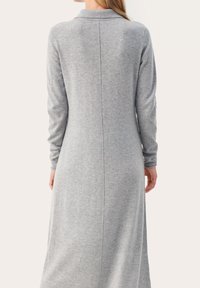 Part Two Stickad klänning - light grey