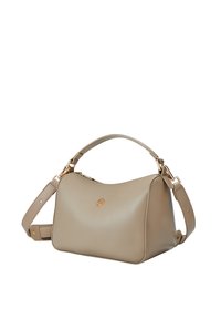 Sac à main en cuir tan avec une forme incurvée, une seule poignée supérieure et une bandoulière amovible. Doté de quincaillerie dorée et d'un accent de logo.
