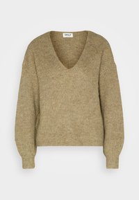 Maglione beige lavorato a maglia con scollatura a V, maniche lunghe e polsi a coste. Il tessuto ha un aspetto testurizzato e accogliente. Etichetta del marchio "ONLY" all'collo.