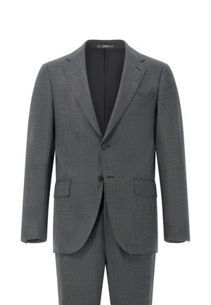 Šedý vzorovaný oblek s dvojitým gombíkom, klopovými reverzami, prednými vreckami a zodpovedajúcimi nohavicami, vyrobený z texturovanej tkaniny.