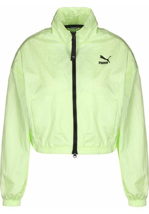 Lyhyt takki neonvihreänä, valmistettu kevyestä kankaasta. Varustettu korkealla kauluksella, etuvetoketjulla ja mustalla Puma-logolla rinnassa.