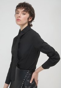 Calliope SLIM - Camicia - noir