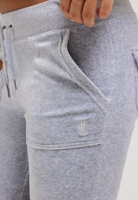 Juicy Couture JOGGING LAYLA POCKETED FLARE - Broek - silver marl