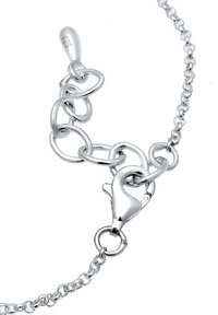 Armband av silverkedja med ovala länkar, en läklås och en tagg märkta "925" för äkthet av sterlingsilver. Slät, polerad yta.