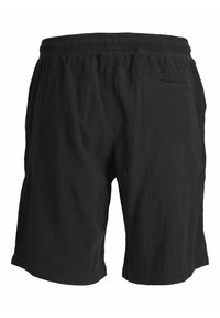 Shorts noirs en tissu texturé avec une taille élastique et une poche arrière. Présente une coupe droite et un design à hauteur du genou.