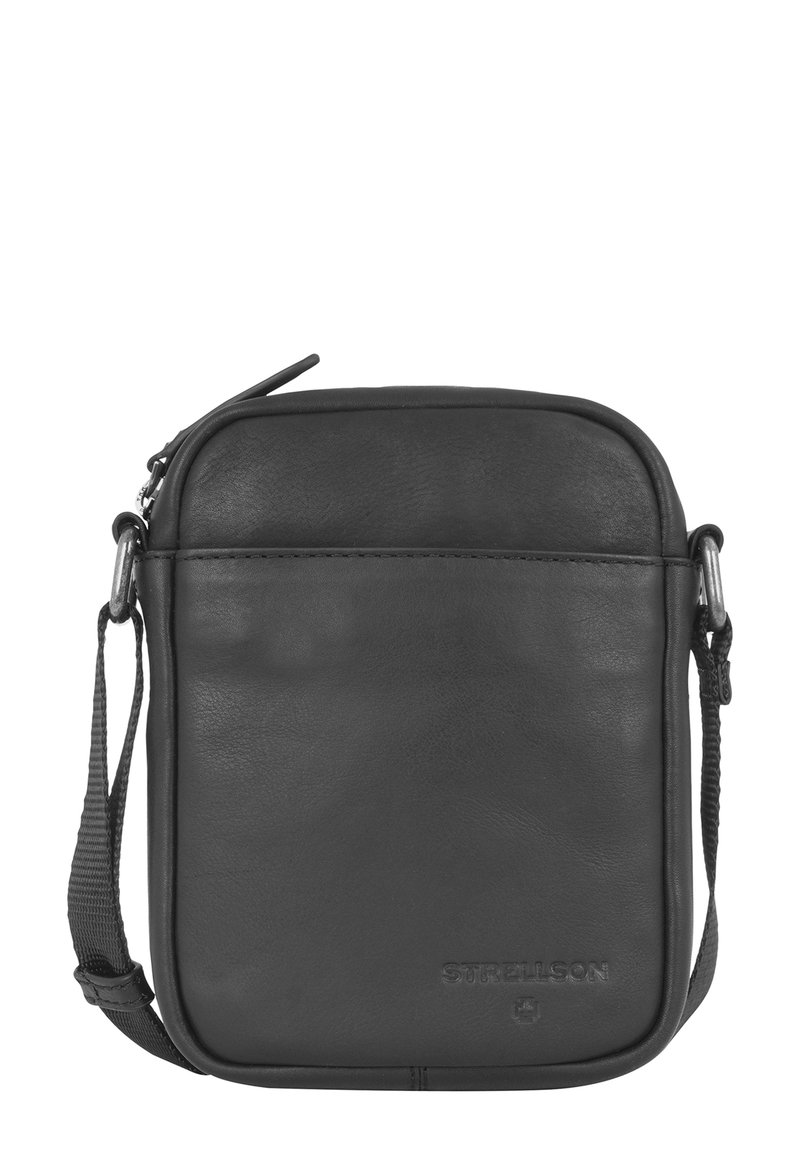 Borsa a tracolla in pelle nera di forma rettangolare, con chiusura a zip e tracolla regolabile. Presenta un logo in rilievo discreto.