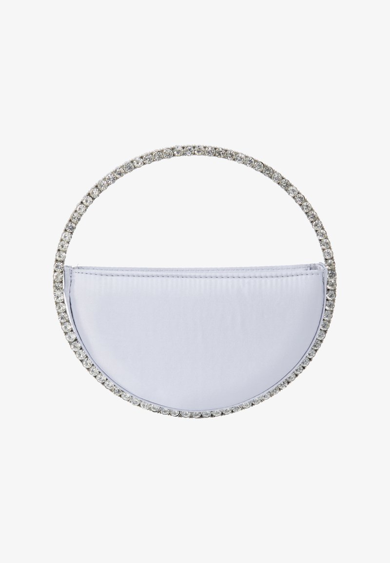 Bílá saténová taška ve tvaru půlměsíce s průhledným držadlem zdobeným rhinestones, s hladkým povrchem a pololesklým zakončením.
