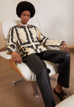 BAJUNAR - Blouse - garian border