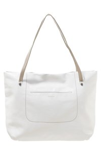 Biała skórzana torba typu tote z beżowymi paskami, duża główna komora, przednia kieszeń na zamek oraz subtelne detale szycia. Gładka tekstura w całej torbie.
