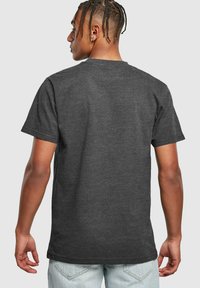 Mister Tee GLAMOROUS MEMORY - T-Shirt print - charcoal