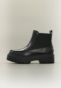 Επιλέχθηκε, black full grain