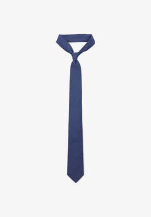 Granatowy krawat z delikatnym geometrycznym wzorem, wykonany z tkaniny tkanej, z ostrym końcem i gładką fakturą.