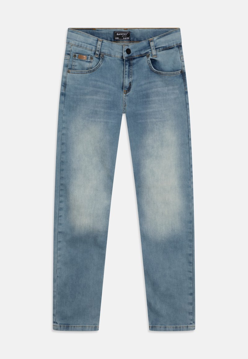 Jean en denim bleu clair avec une légère décoloration sur l'avant des cuisses, poches avant, passants de ceinture et une fermeture à bouton à la taille.