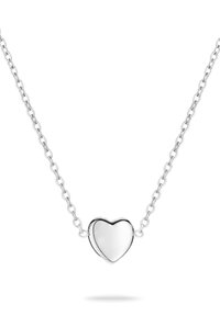 Zilveren ketting met een hartvormige hanger, een gladde oppervlakte en een gekoppeld kettingontwerp. De hanger is centraal op de ketting geplaatst.