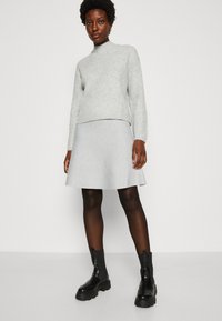 TOM TAILOR DENIM Falda plisada - basic light grey melange