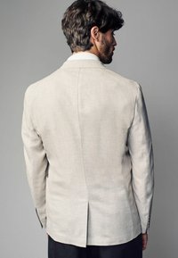 Thumbnail Image 3