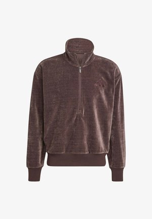 Pullover marrone in velour con mezza cerniera, collo alto, polsini e orlo a coste, e logo testurizzato sottile sul petto.