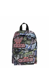 Zaino nero con stampe in stile graffiti, con il logo Adidas in rosso. Vari scomparti e spallacci imbottiti per il comfort.