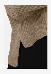 Non selezionato, dark beige