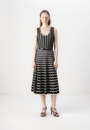 WOMAN KNITTED DRESS WITH BELT - Jumper dress - nero/burro